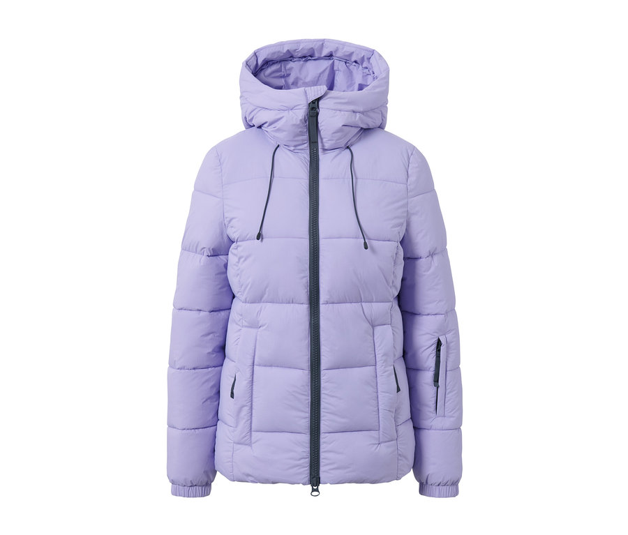 Une veste de ski matelassée lilas clair avec capuche.