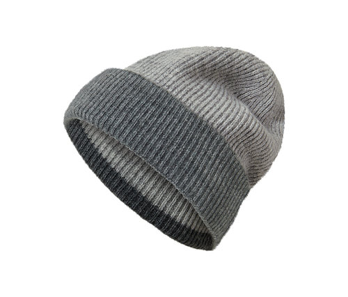 Bonnet en maille rose pour femme.