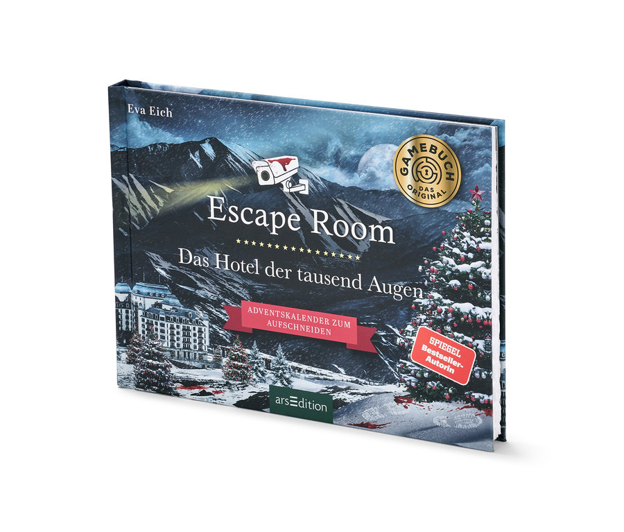 Le livre calendrier de l’Avent Escape Room « Das Hotel der tausend Augen » devant une montagne hivernale.
