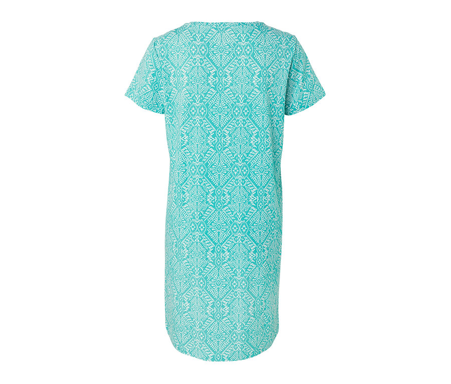Vue arrière d'une chemise de nuit turquoise à motifs géométriques blancs et à manches courtes.