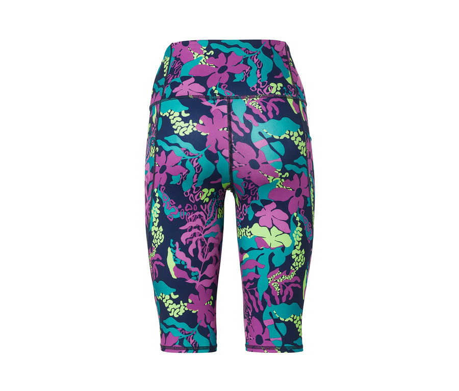 Cycliste de sport avec un imprimé floral.