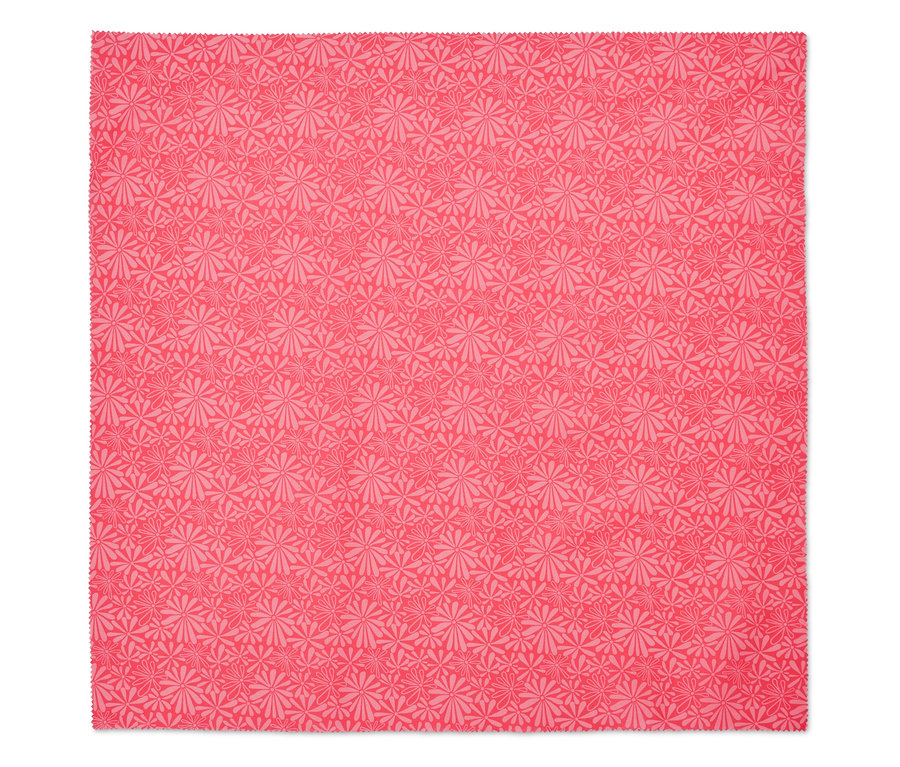 Un tissu rose à motifs floraux, faisant partie d'un ensemble de 5 tissus.