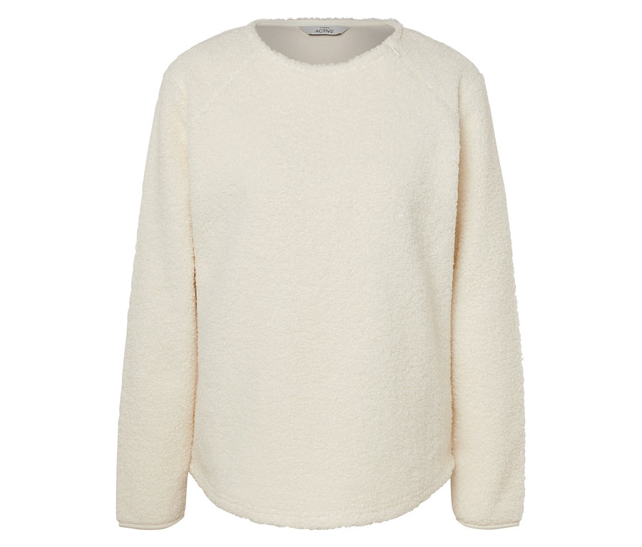 Un pull en polaire crème à manches longues.