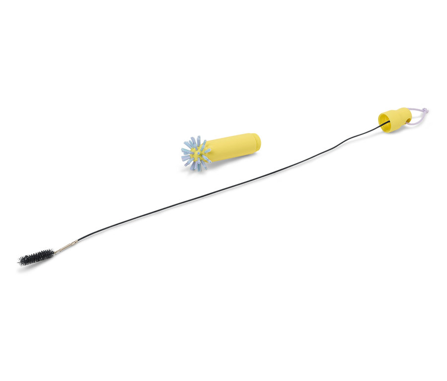 Deux goupillons avec des manches jaunes et des poils noirs.