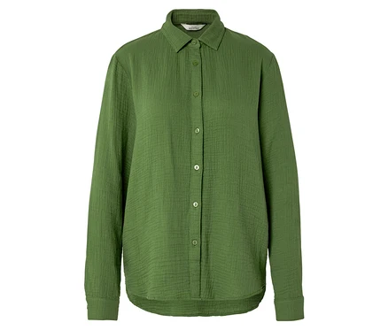 Une chemise verte à manches longues avec des boutons.