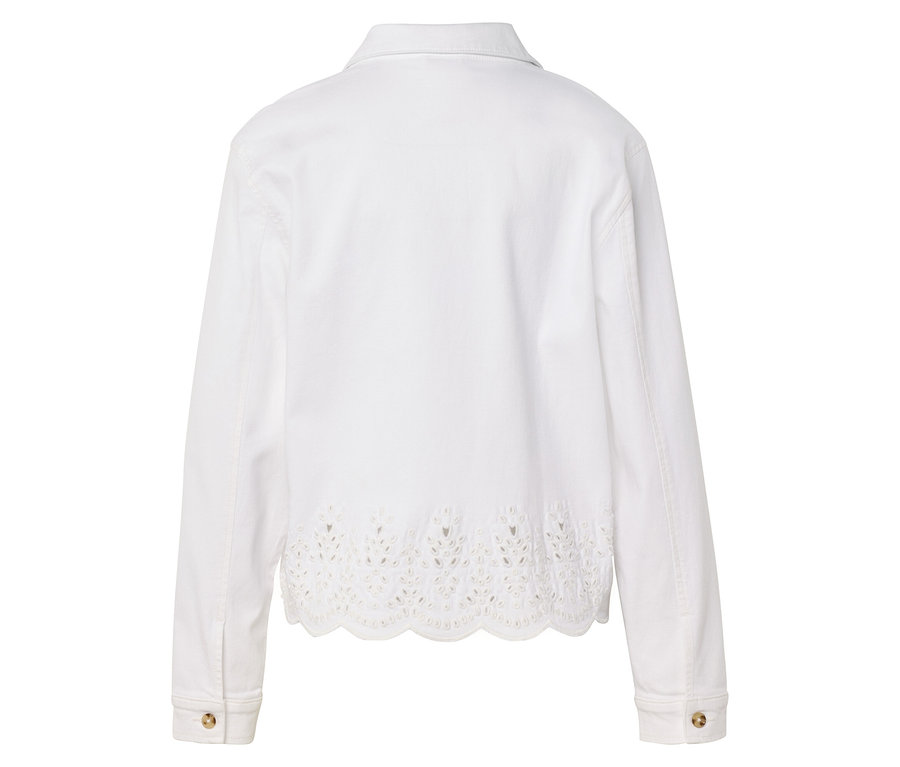 Vue arrière d'une veste blanche avec broderie anglaise sur l'ourlet.