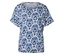 Un t-shirt blanc avec un motif bleu.