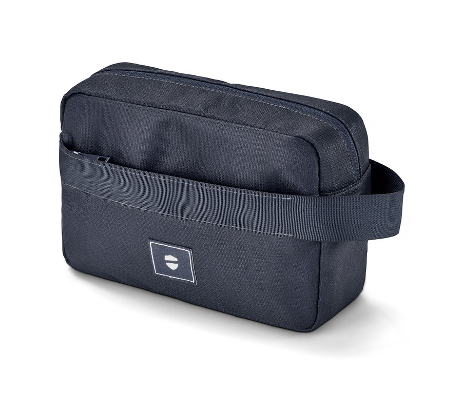 Trousse de toilette bleue.