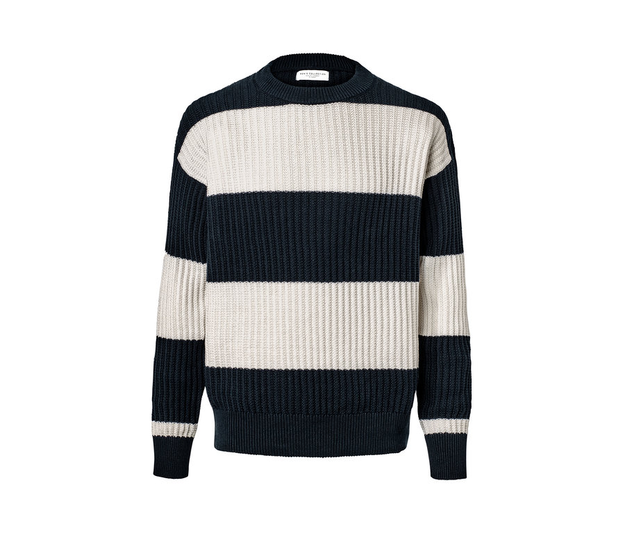 Pull en grosse maille à rayures horizontales bleu marine et blanc.