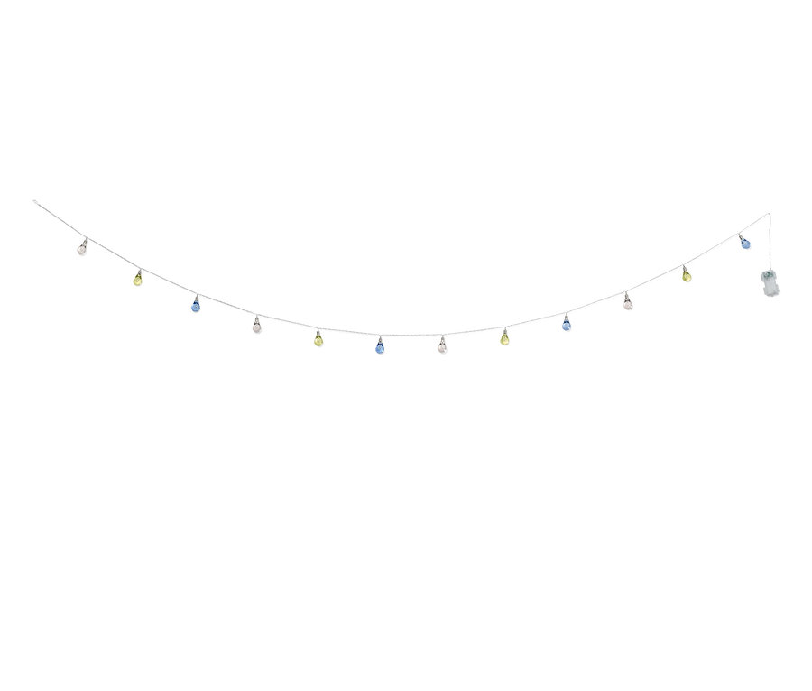 Une guirlande lumineuse à LED avec des ampoules colorées.