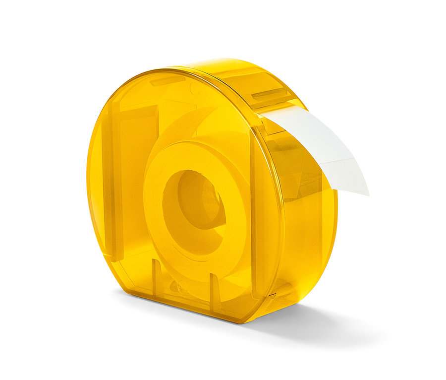 Distributeur d’étiquettes jaune avec une étiquette blanche.