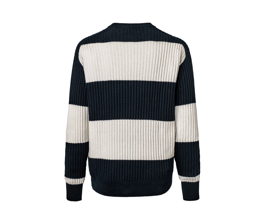 Vue arrière d'un pull en grosse maille à larges rayures horizontales bleu marine et crème.