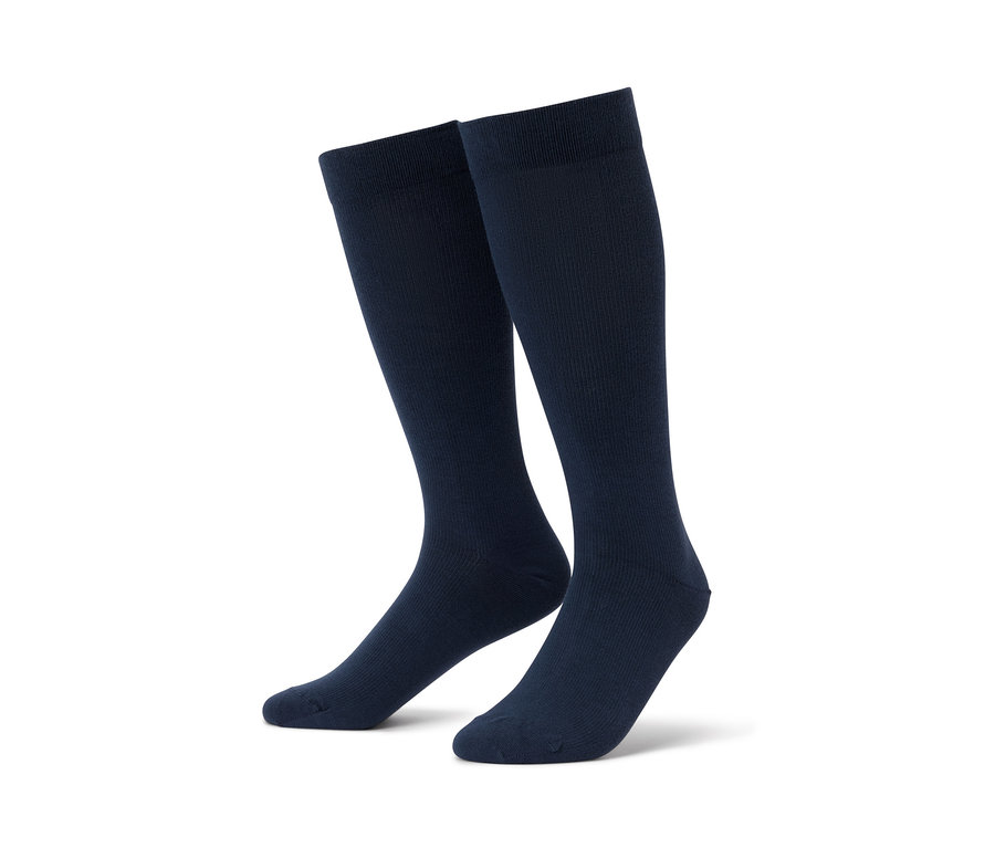 Deux paires de bas de compression de voyage bleu marine.