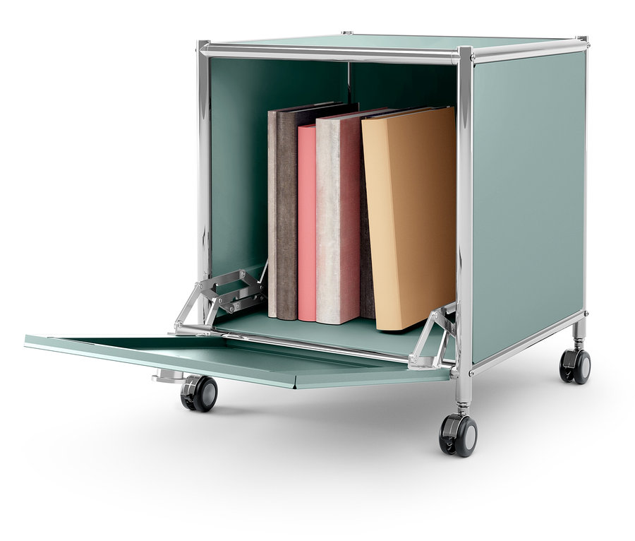 Un conteneur mobile bleu-vert avec un cadre chromé, une porte ouverte et des livres à l'intérieur.