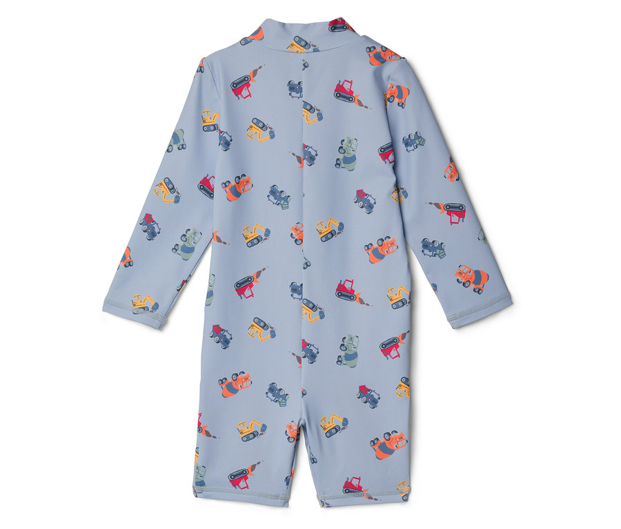 Maillot de bain bleu clair imprimé avec des excavatrices et des camions.