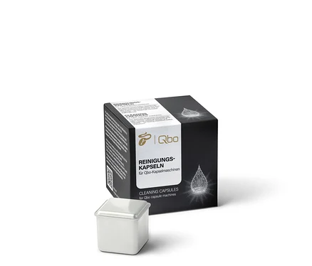 Un paquet carré de capsules de nettoyage Qbo avec une seule capsule de nettoyage en bas à gauche.