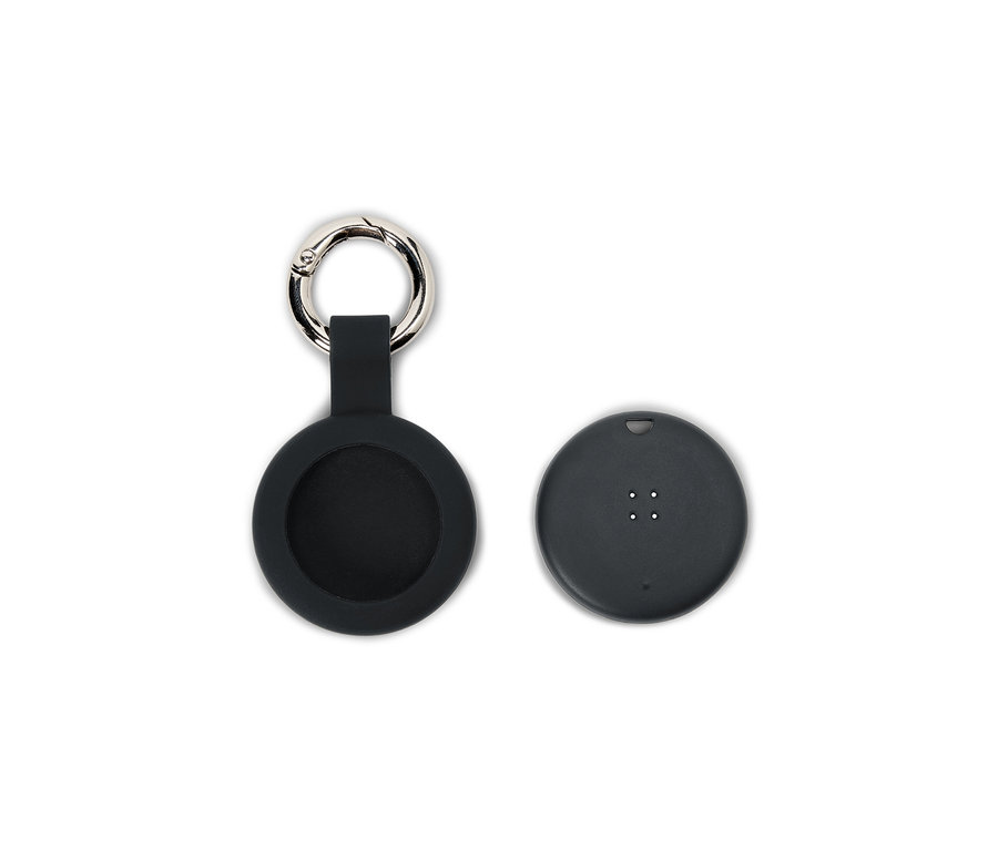Étui en silicone noir avec mousqueton et un appareil noir sur fond blanc.
