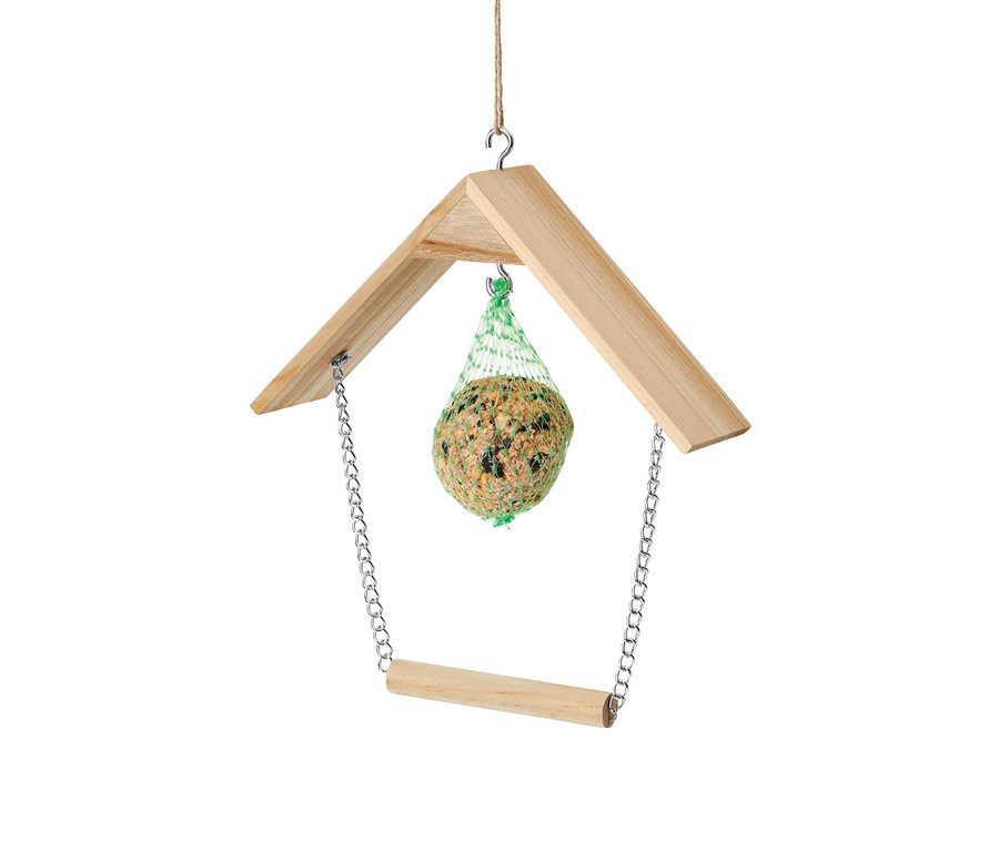 Une balançoire à oiseaux avec une mangeoire suspendue.
