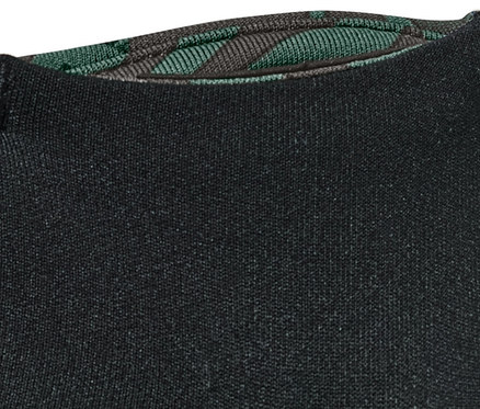 Détail d'un legging de sport réversible.