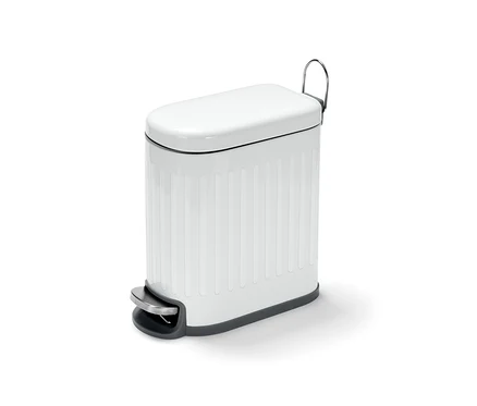 Poubelle de salle de bain blanche avec couvercle et pédale.