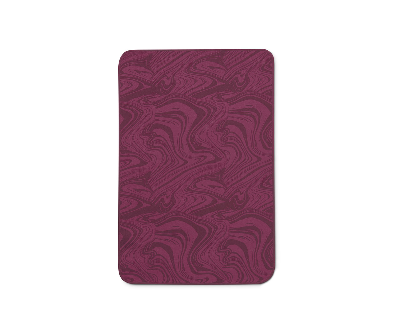 Une petite serviette de yoga avec un motif marbré dans des tons de violet.