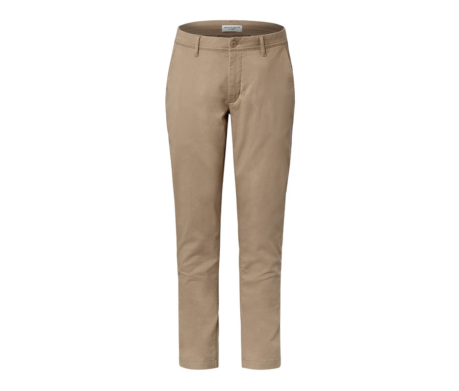 Pantalon chino beige.