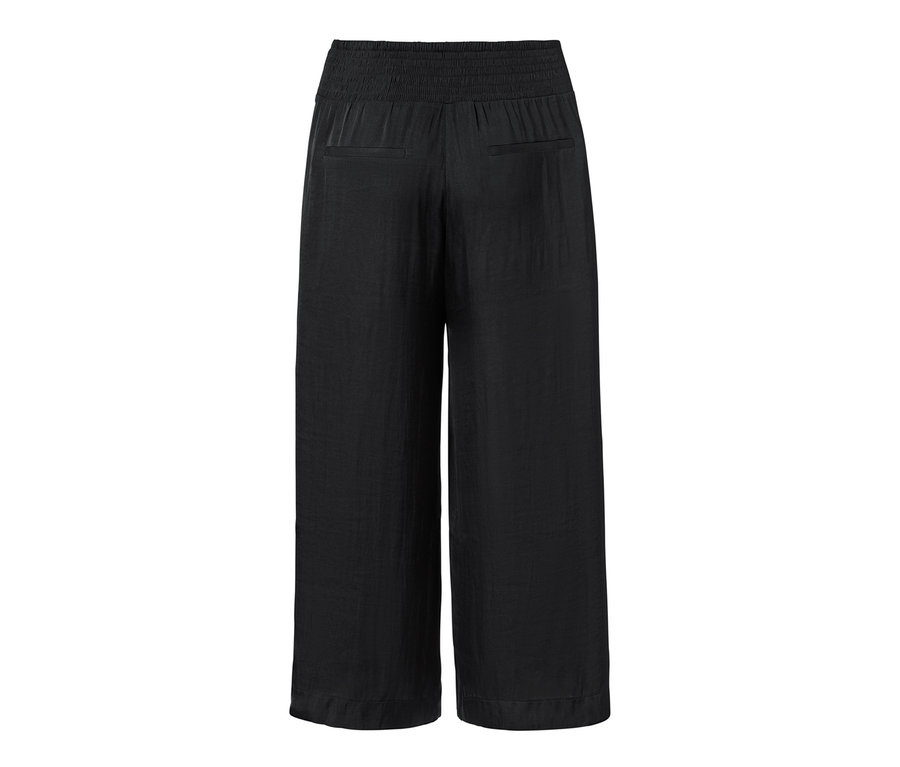 Jupe-culotte en satin noire.