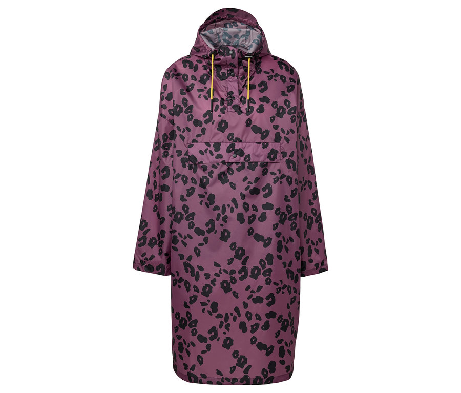 Poncho violet à capuche avec motif animalier noir.