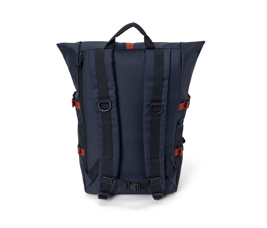 Vue arrière d'un sac à dos d'extérieur.