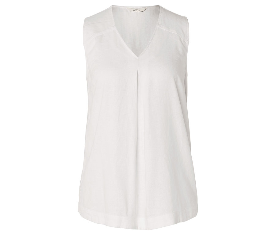 Chemisier blanc sans manches à col en V.