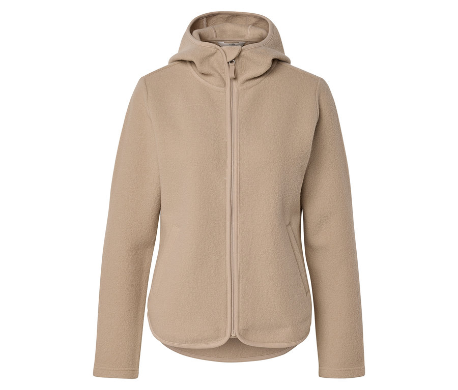 Une veste polaire beige à capuche avec une fermeture éclair intégrale et des poches latérales, dotée d'un ourlet arrondi légèrement plus long à l'arrière.