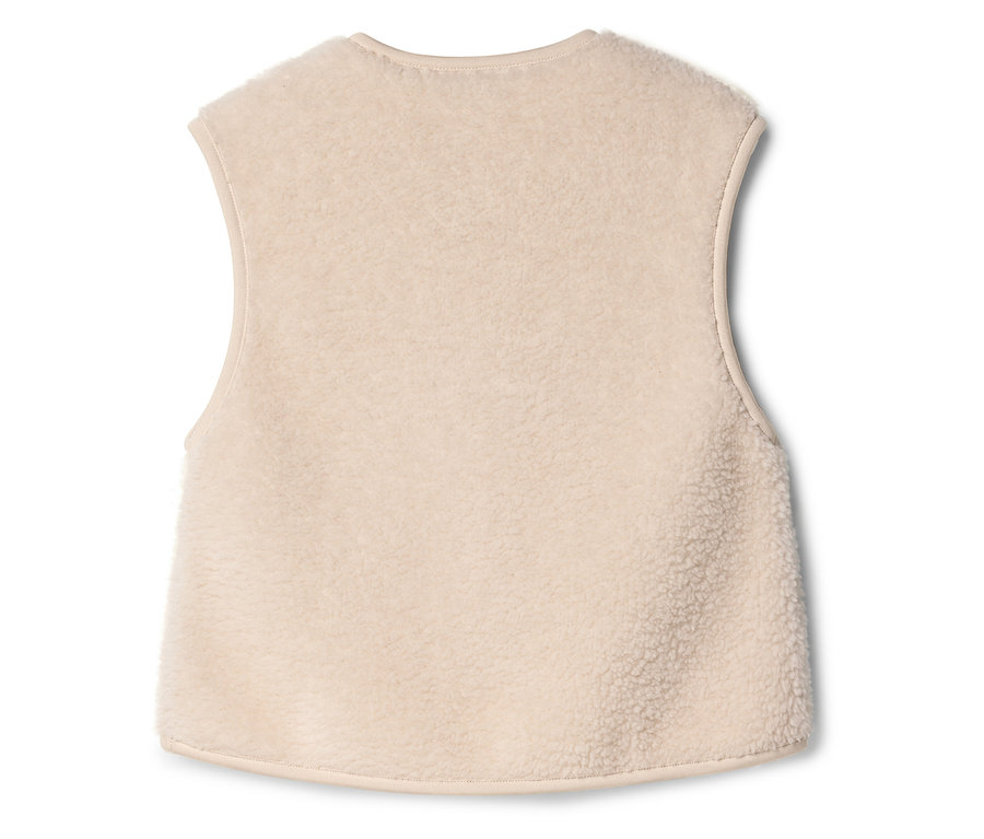 Vue arrière d'un gilet sans manches beige en polaire.
