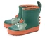 Des bottes en caoutchouc vertes avec une semelle orange et un motif de dinosaure se tiennent côte à côte.