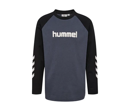 T-shirt à manches longues hummel® HMLJR avec corps gris foncé, manches raglan noires à chevrons blancs et logo hummel blanc sur la poitrine.