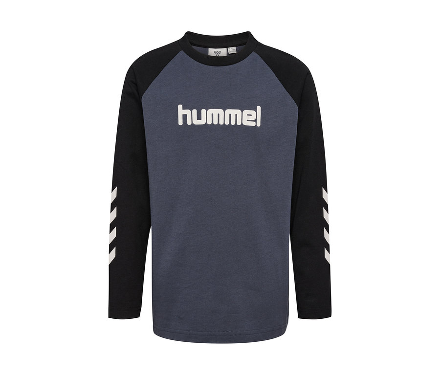 T-shirt à manches longues hummel® HMLJR avec corps gris foncé, manches raglan noires à chevrons blancs et logo hummel blanc sur la poitrine.