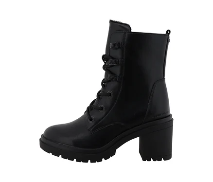 Botte à lacets noire Tom Tailor avec talon et semelle crantée, vue de côté.