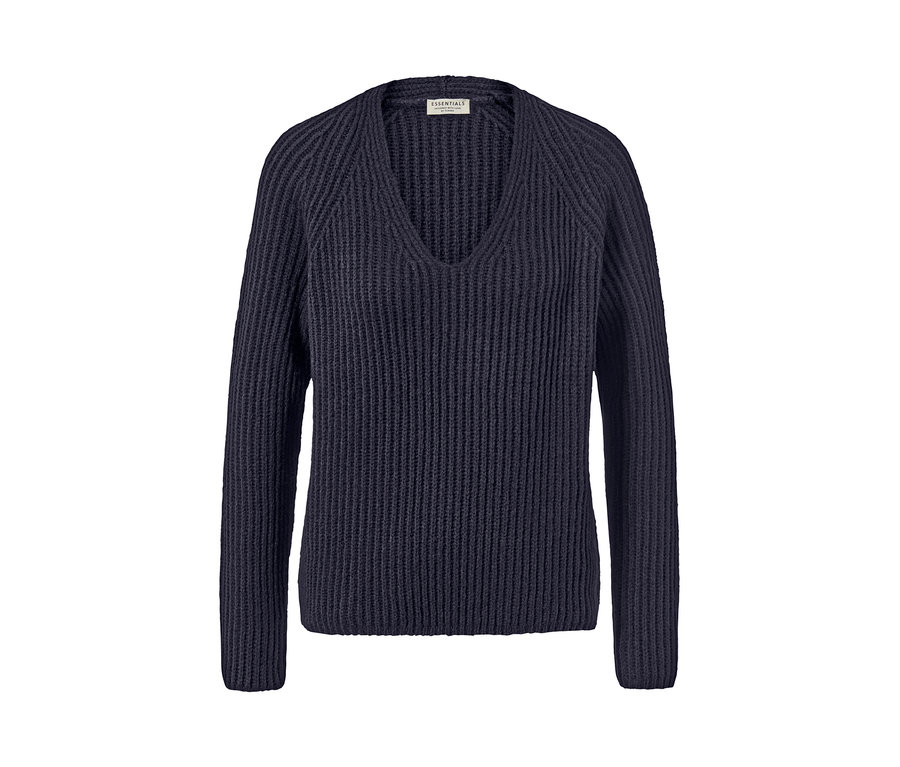 Pull en grosse maille bleu foncé avec de la laine et col en V.