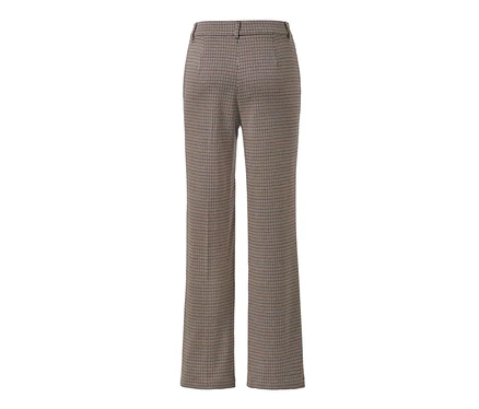 Gros plan sur un pantalon jacquard confort à motif marron et bleu.