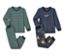 Deux pyjamas pour tout-petit : un vert rayé et un bleu avec des motifs de maisons et de renards.