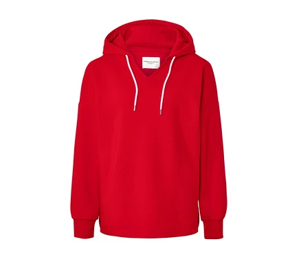 Sweatshirt à capuche rouge.