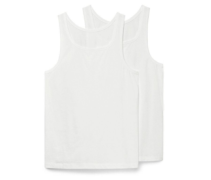 Deux débardeurs blancs superposés.
