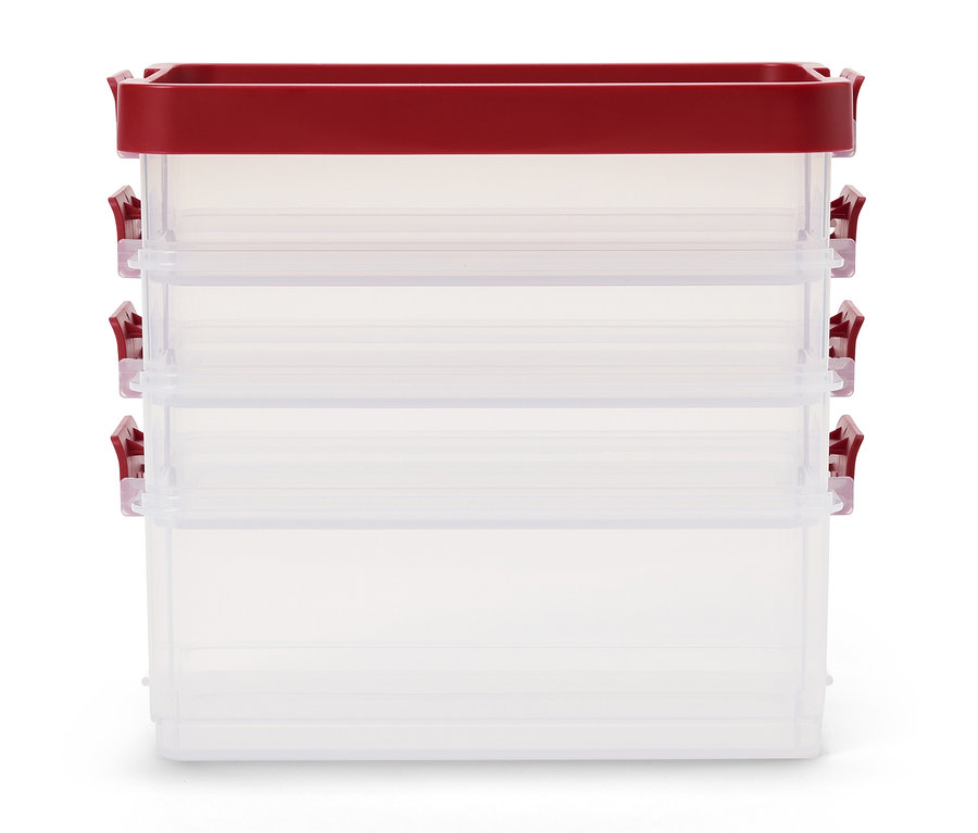 Pile de trois boîtes de rangement en plastique transparent vides avec couvercle et loquets rouges.