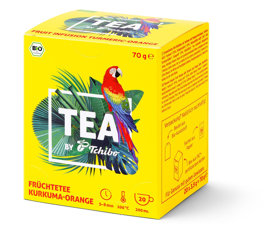 Boîte jaune-orange de thé TEA by Tchibo infusion aux fruits bio curcuma-orange avec un ara. La boîte contient 8x 20 sachets.