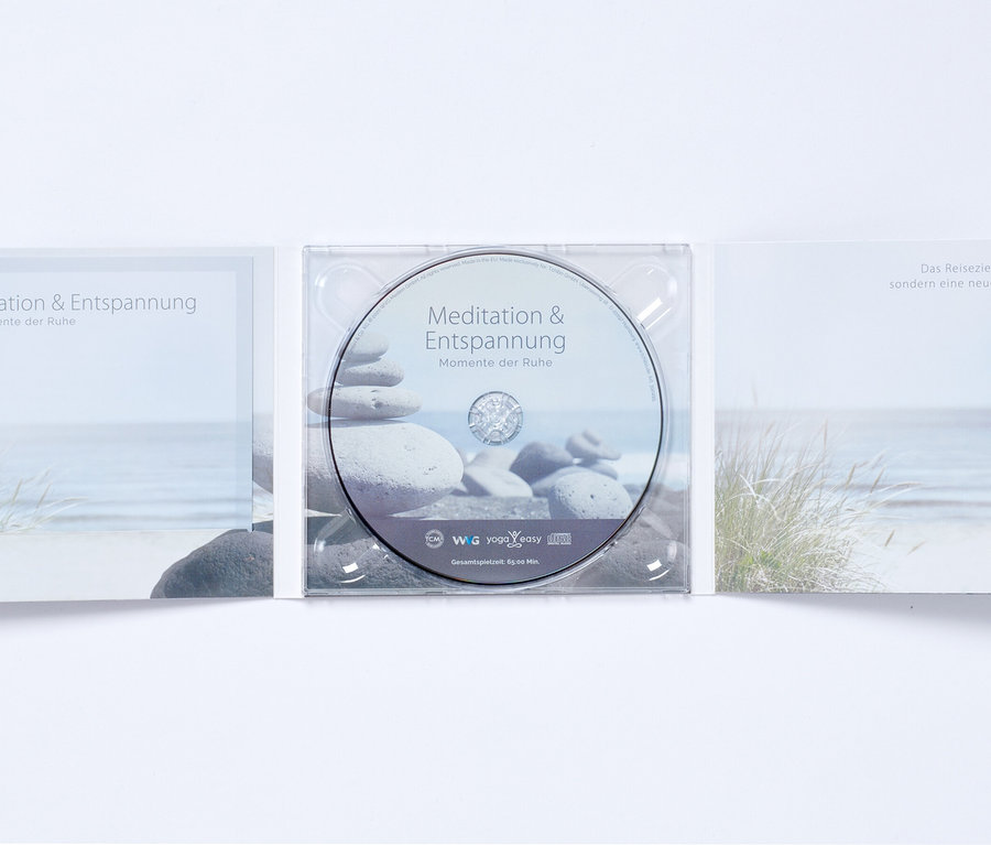 Jaquette du CD « Méditation et relaxation : moments de silence » avec motif de plage.