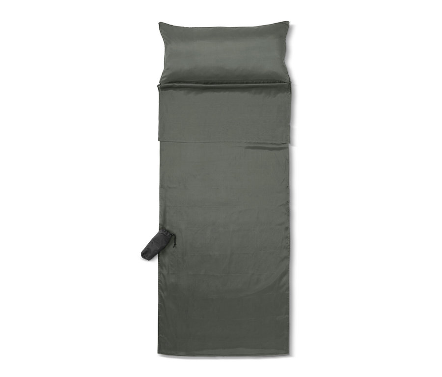 Drap de sac de couchage en soie gris et son étui.