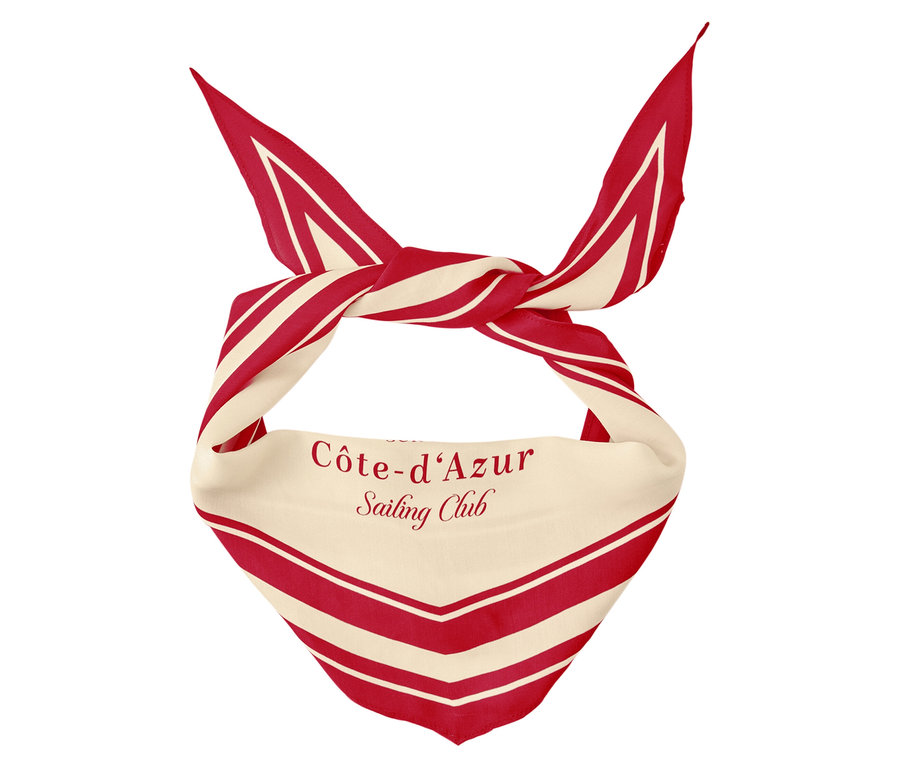 Le foulard Street One « Nicki » est rayé rouge et blanc avec l'inscription « Côte-d'Azur Sailing Club ».