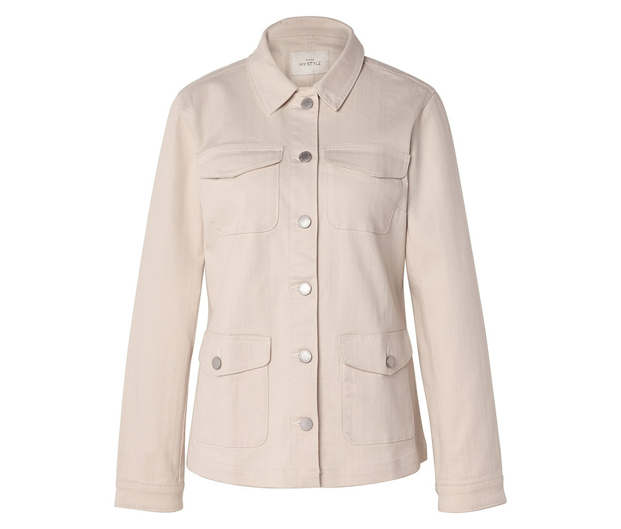 Veste beige avec quatre poches et boutons argentés.