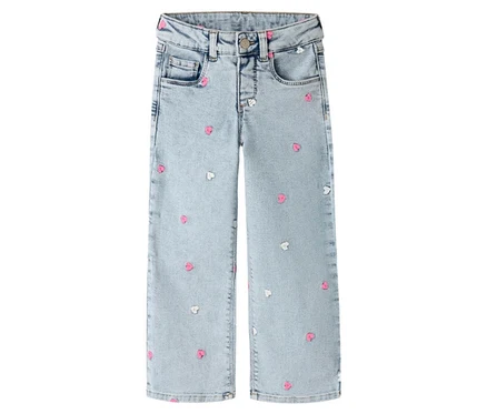 Jean à jambes larges pour enfant NAME IT bleu clair, orné de petits cœurs roses et blancs.