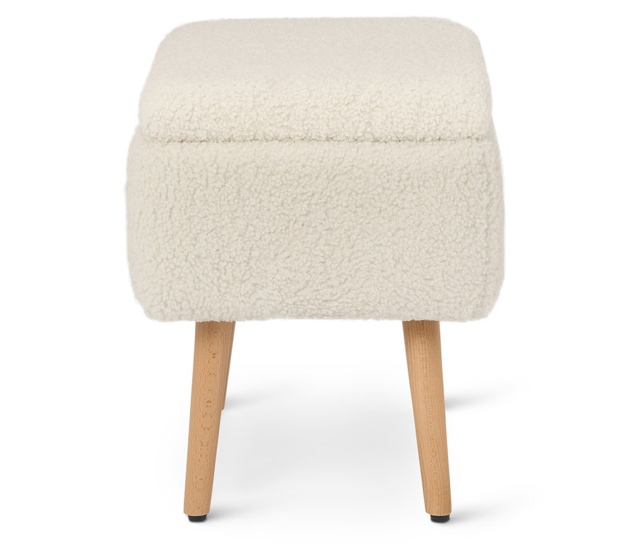 Tabouret carré rembourré avec revêtement crème et pieds en bois.