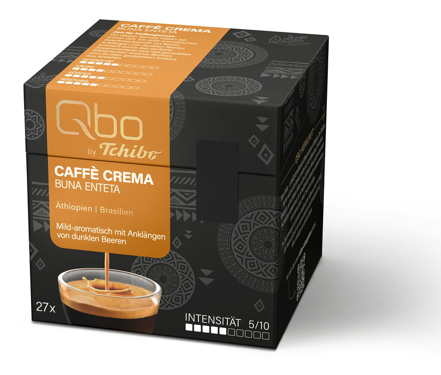 Boîte de capsules de café Qbo by Tchibo Caffè Crema Buna Enteta noire et orange, contenant 27 capsules. La face avant montre du café versé dans une tasse et des détails comme Éthiopie/Brésil, arôme doux avec des notes de baies noires et intensité 5/10.